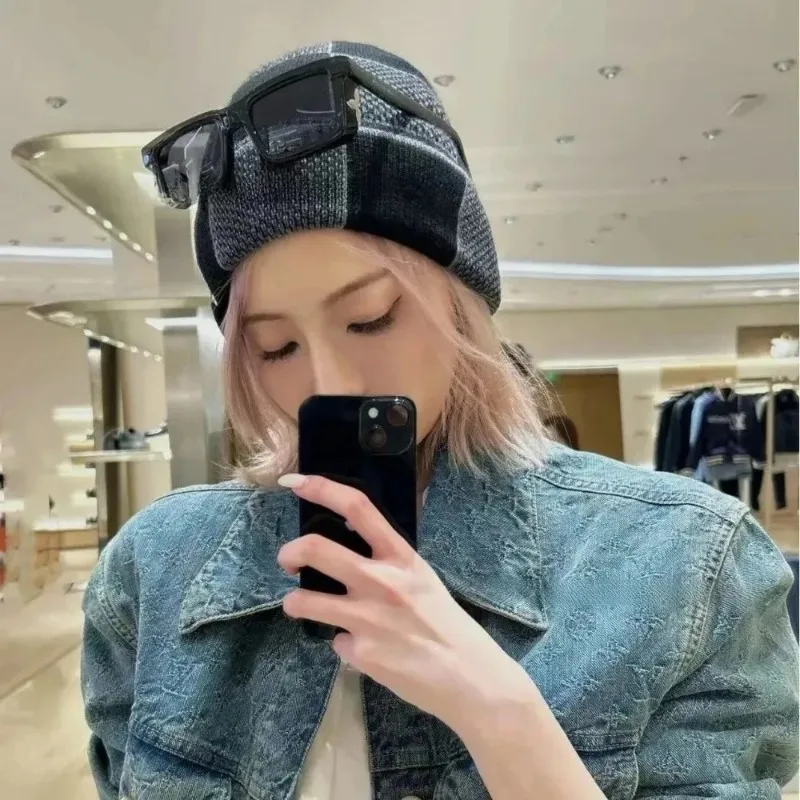 Unisex Winter Beanie with Geom - đánh giá và giá Beanie Cuffed Knit
